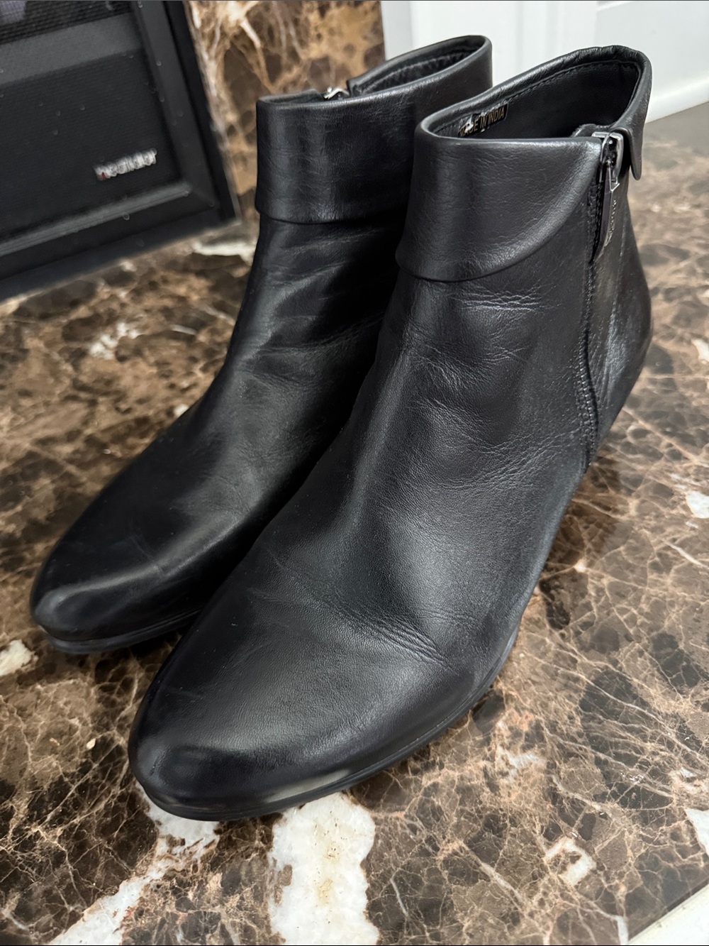 Regarde Le Ciel Black Leather Foldover Cuff Ankle Boots - Size 40 / US 9-9.5
